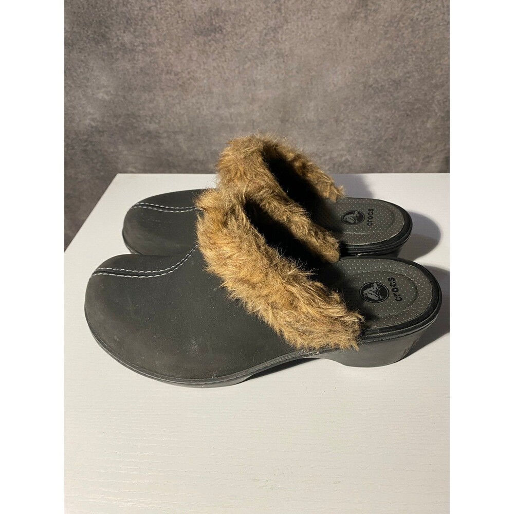 Crocs Women's Black Faux Fur Trim Wedge Clogs Mules Contrast Stitch Size W 9